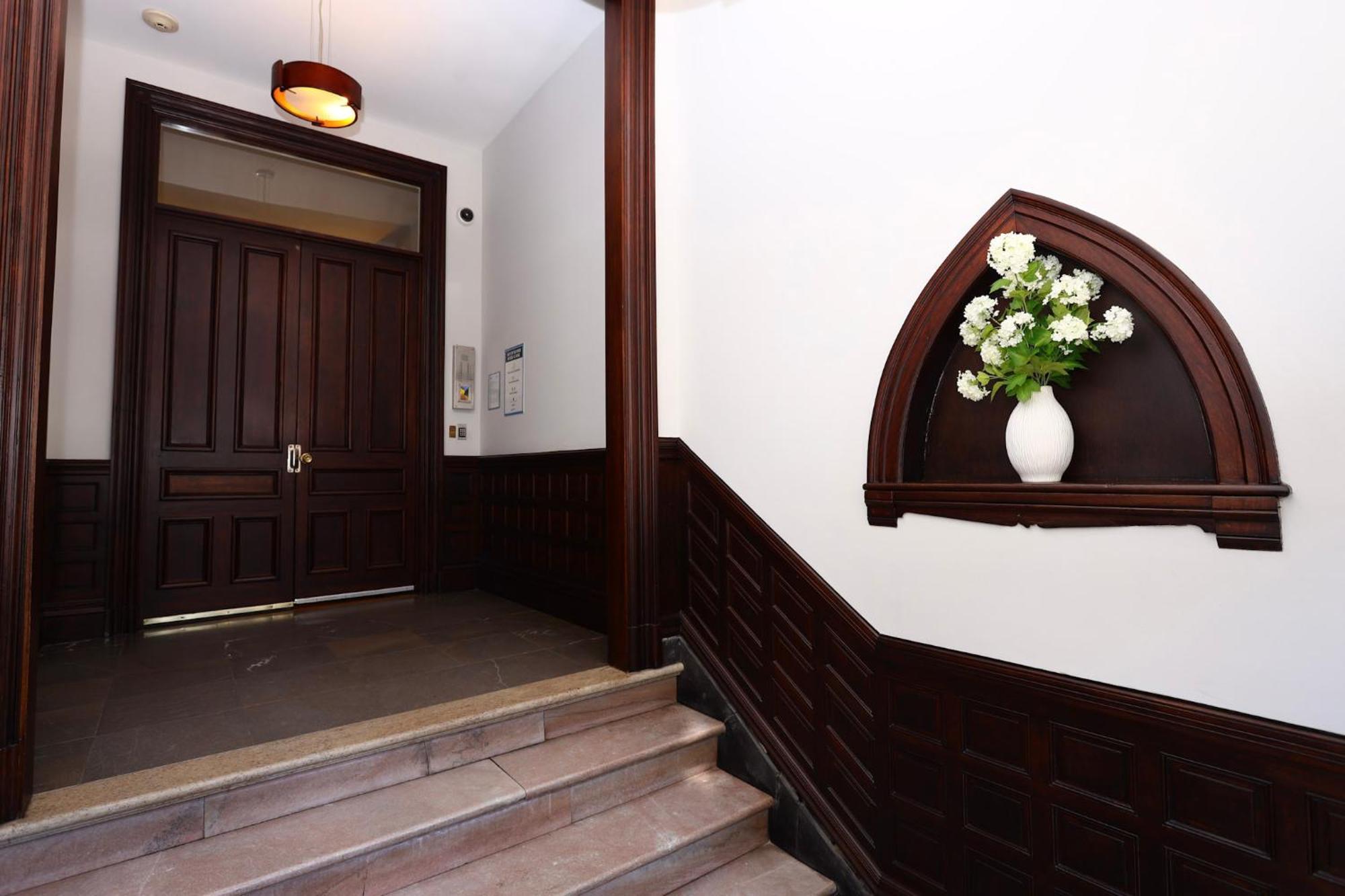 Large Stylish Newbury Street Studio W/ Kitchen بوسطن المظهر الخارجي الصورة